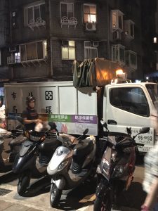 Recycling truck